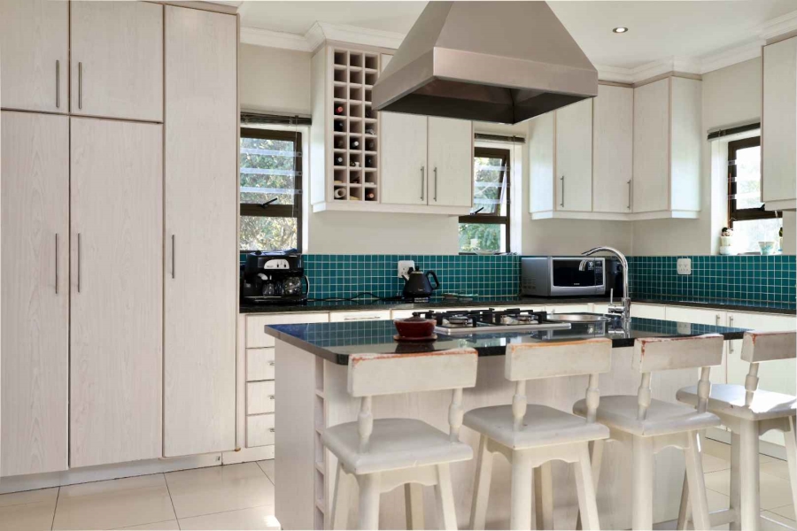 3 Bedroom Property for Sale in Kraaibosch Western Cape